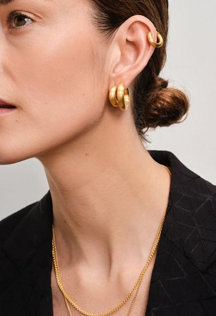TOM WOOD Chunky Hoops Satin Small Gold