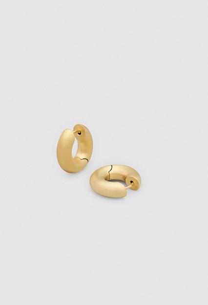 TOM WOOD Chunky Hoops Satin Small Gold